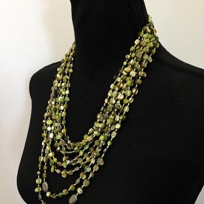 Beautiful vintage silpada mother of pearl Abalone green shell Eight strand statement, necklace 925 clasp