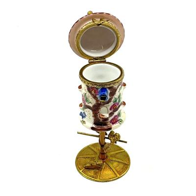 Sale Photo Thumbnail #253: Measurements:
4.5" in height, 1.5" diameter