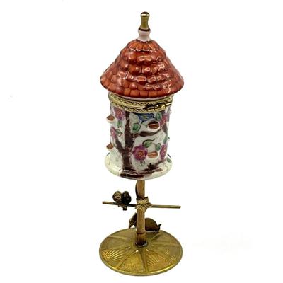Sale Photo Thumbnail #252: Measurements:
4.5" in height, 1.5" diameter
