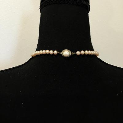 Beautiful, vintage, elegant, faux, pearl choker necklace Japan