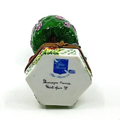 Sale Photo Thumbnail #259: Measurements:
3.5" in height, 1.75" in diameter