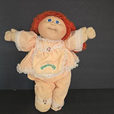 Vintage 1985 Cabbage Patch Kid Girl – Coleco – Red Hair, Peach Outfit with Floral Trim