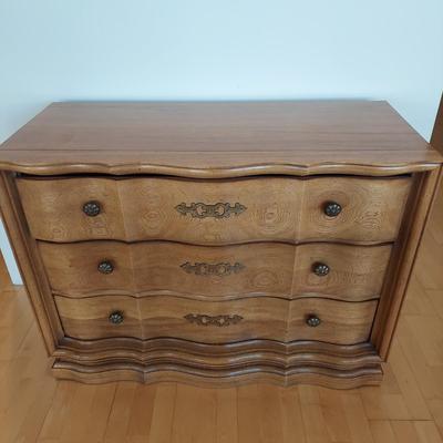 Drexel Serpentine 'Rapport' Dresser (FP-BBL)