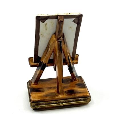 Sale Photo Thumbnail #305: Measurements:
3.5" in height, 2.5" in width