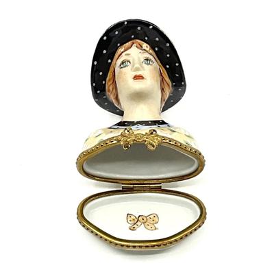 Sale Photo Thumbnail #322: Measurements:
2.5" in height, 2" in width