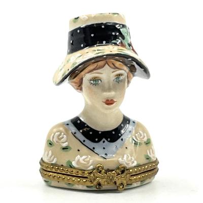 Sale Photo Thumbnail #320: Measurements:
2.5" in height, 2" in width