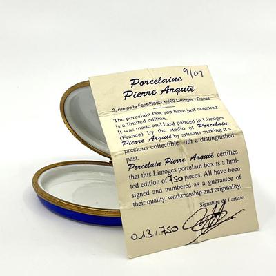 Sale Photo Thumbnail #330: Signed Pierre Arquie
13 out of 750
Measurements:
2.75" in width, 1.75" in height
