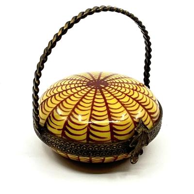 Sale Photo Thumbnail #336: Measurements:
2.25" in height, 1.75 in diameter