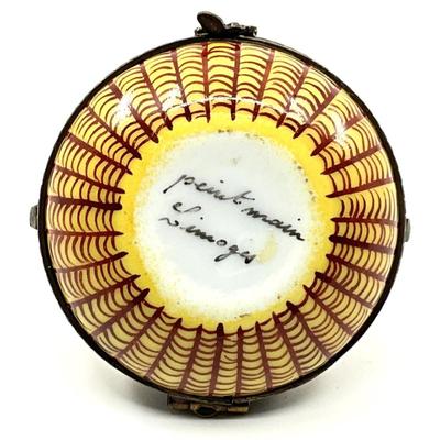 Sale Photo Thumbnail #339: Measurements:
2.25" in height, 1.75 in diameter