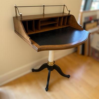 Drexel Antique Writing Desk (FB-BM)