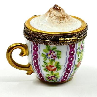 Sale Photo Thumbnail #348: Measurements:
2" in height, 1.5" diameter