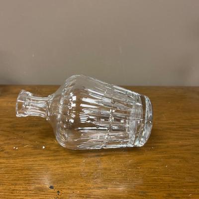 Nice Crystal Wine Bottle with Lid
