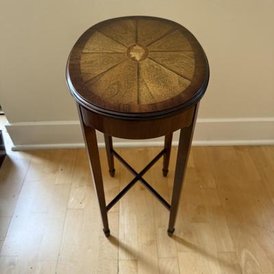 Mahogany Side Table with Seashell Inlay (LR-BM)