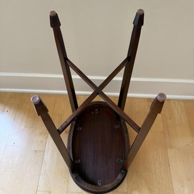 Mahogany Side Table with Seashell Inlay (LR-BM)