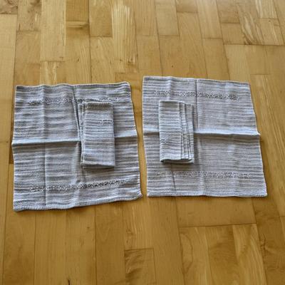 Collection of Table Linens and Placemats (FP-DZ)