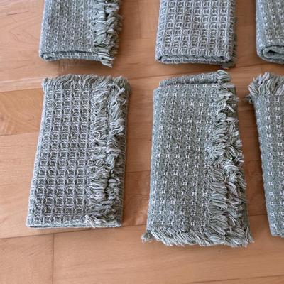 Collection of Table Linens and Placemats (FP-DZ)