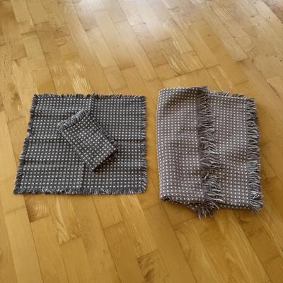 Collection of Table Linens and Placemats (FP-DZ)