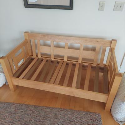Wooden Settee with Upholstered Cushions (FP-BBL)