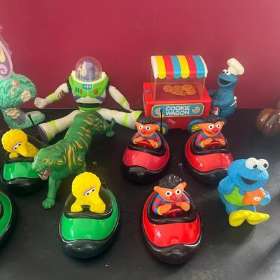 Large Toys / Collectibles Lot