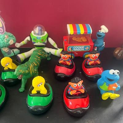 Large Toys / Collectibles Lot