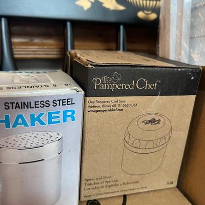 Big Lot New NIB Kitchen Items - Most Pampered Chef