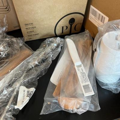 Big Lot New NIB Kitchen Items - Most Pampered Chef