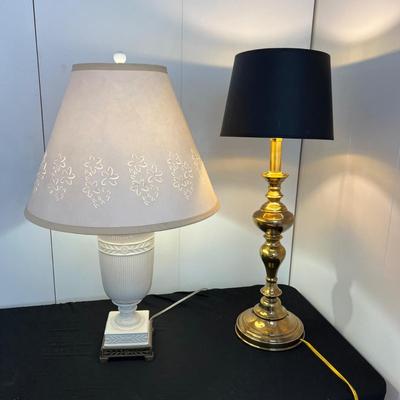 2 Vintage Tabletop Lamps