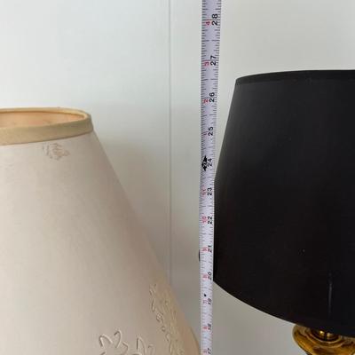 2 Vintage Tabletop Lamps