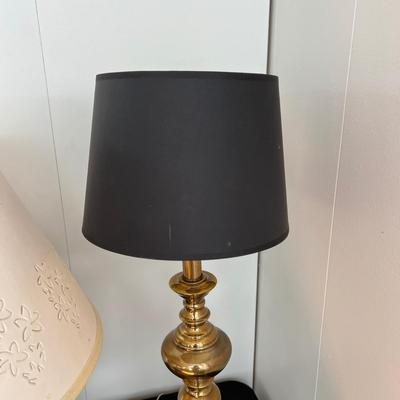 2 Vintage Tabletop Lamps