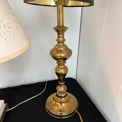 2 Vintage Tabletop Lamps