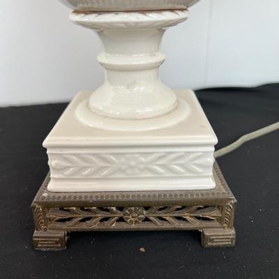 2 Vintage Tabletop Lamps