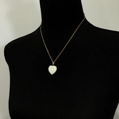 Vintage mother of pearl heart shaped necklace