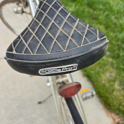Vintage Nishiki Women's 10-Speed Road Bike – Classic Steel Frame