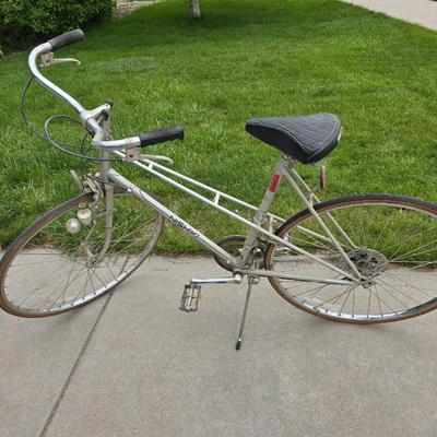 Vintage Nishiki Women's 10-Speed Road Bike – Classic Steel Frame