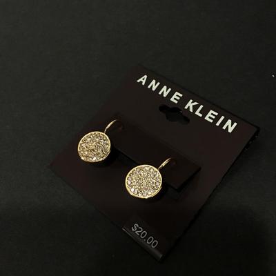 Beautiful vintage, Anne Klein encrusted rhinestone dangle earrings