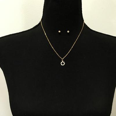 Beautiful vintage, rhinestone necklace and matching stud earrings set