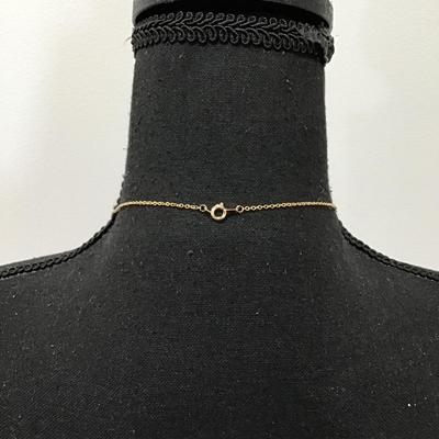 Beautiful vintage, rhinestone necklace and matching stud earrings set
