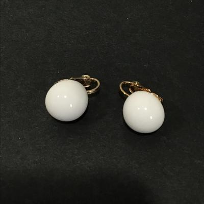 Cute Vintage clip on earrings