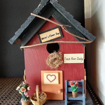 Garden Décor Lot – Decorative Birdhouse & Butterfly Tube Bird Feeder