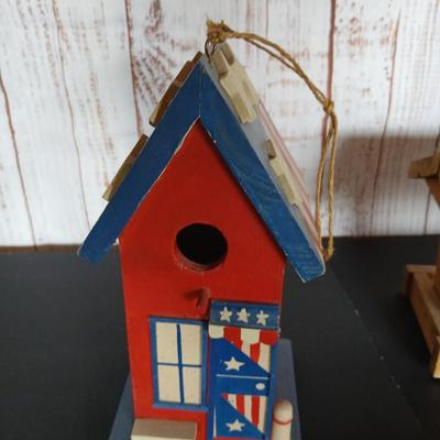 Lot of 2 – Americana Birdhouse & Rustic Wooden Bird Feeder