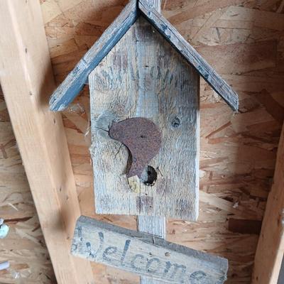 Rustic Garden Décor Lot – Birdhouses, Wind Chimes, and Yard Ornaments