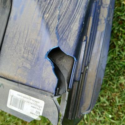 Snow Removal Lot – Snow Joe Electric Snow Thrower Model 622 + Shovel