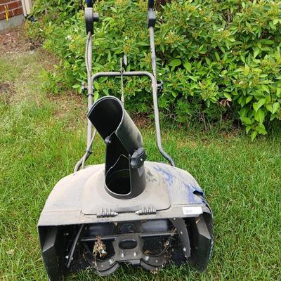 Snow Removal Lot – Snow Joe Electric Snow Thrower Model 622 + Shovel