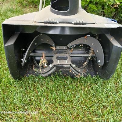 Snow Removal Lot – Snow Joe Electric Snow Thrower Model 622 + Shovel