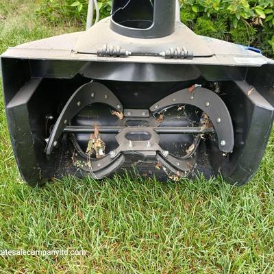 Snow Removal Lot – Snow Joe Electric Snow Thrower Model 622 + Shovel