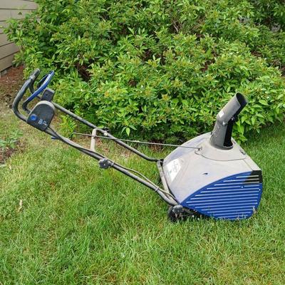 Snow Removal Lot – Snow Joe Electric Snow Thrower Model 622 + Shovel