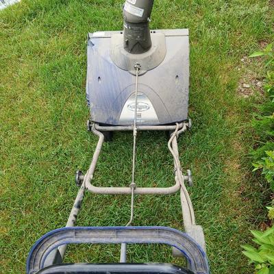Snow Removal Lot – Snow Joe Electric Snow Thrower Model 622 + Shovel