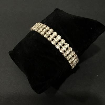 Beautiful, vintage rhinestone bridal bracelet