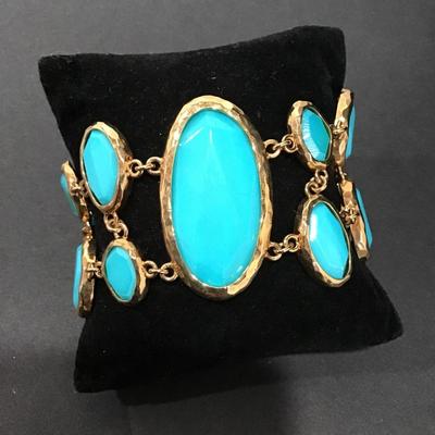 Beautiful, gold, toned, turquoise, faux stone toggle bracelet really pretty
