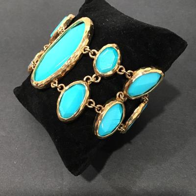 Beautiful, gold, toned, turquoise, faux stone toggle bracelet really pretty